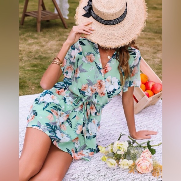 NWT Floral Print Belted Romper - Picture 4 of 5